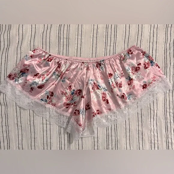 NWT SHEIN Floral and Lace Flirty Pajama Set Size 1XL - Picture 6 of 11